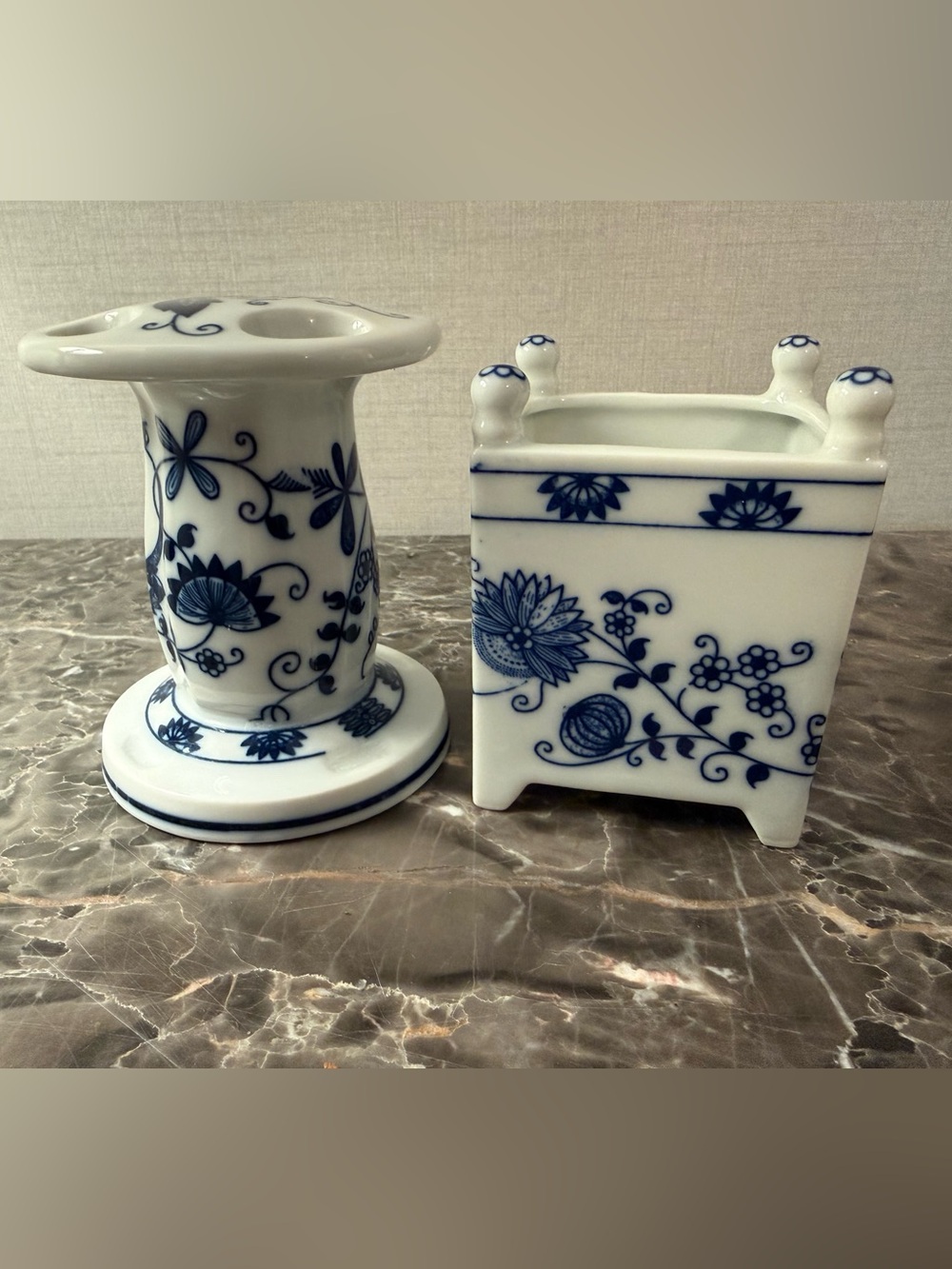 Vienna Woods Blue Onion Toothbrush Holder and Q Tip Holder - 2 Pieces